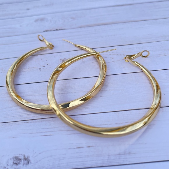 NEW 18K Gold Plated Chunky Big Circle Drop Hoop Earrings 2 1/4” - Picture 6 of 14